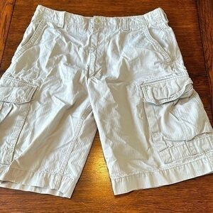 Men’s Banana Republic tan cargo  shorts, size 34